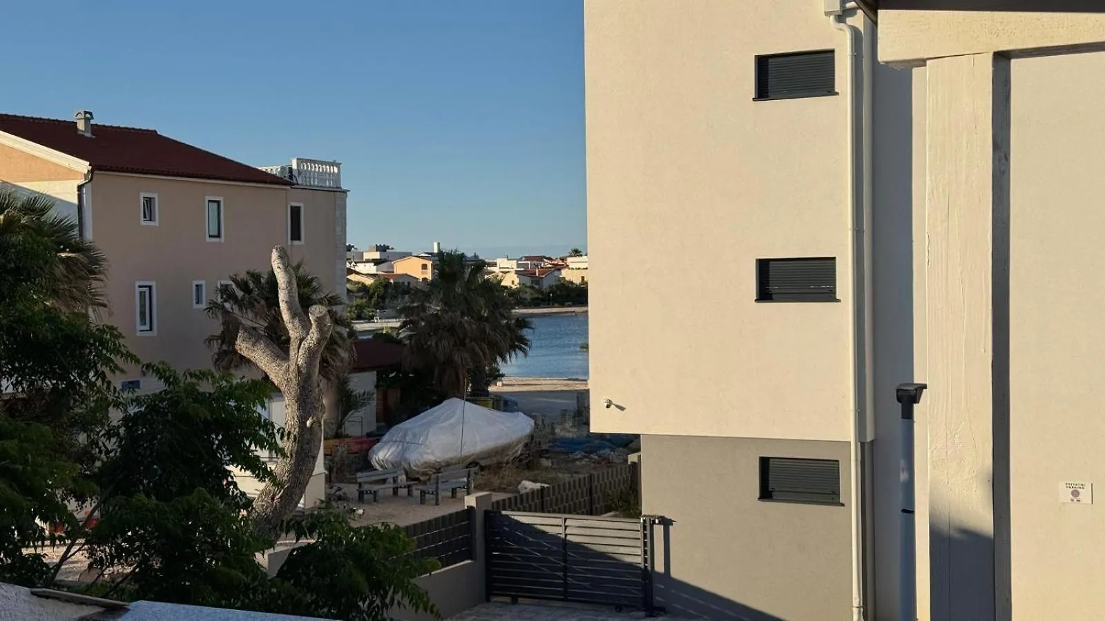 Ferienhaus Igor Vir Rum i privatbostad